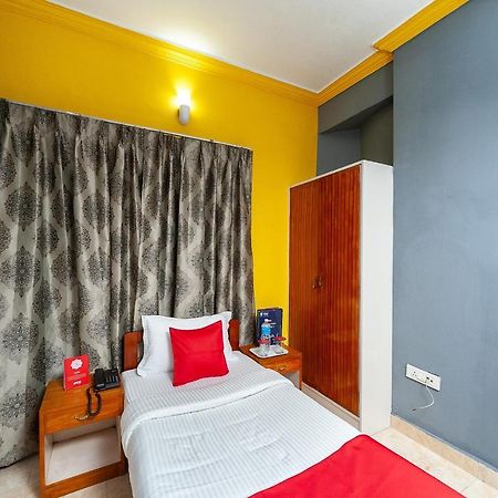 Hotel Manhattan شيناي المظهر الخارجي الصورة