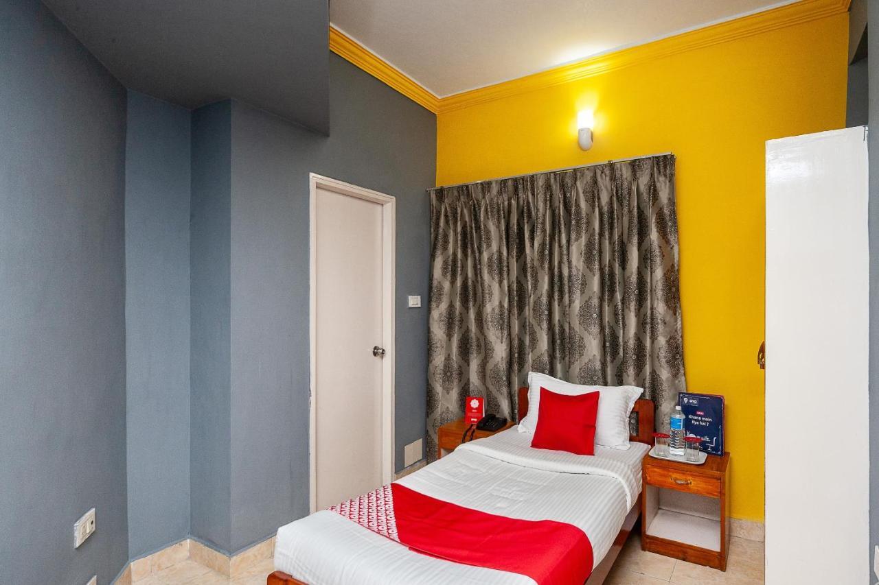 Hotel Manhattan شيناي المظهر الخارجي الصورة