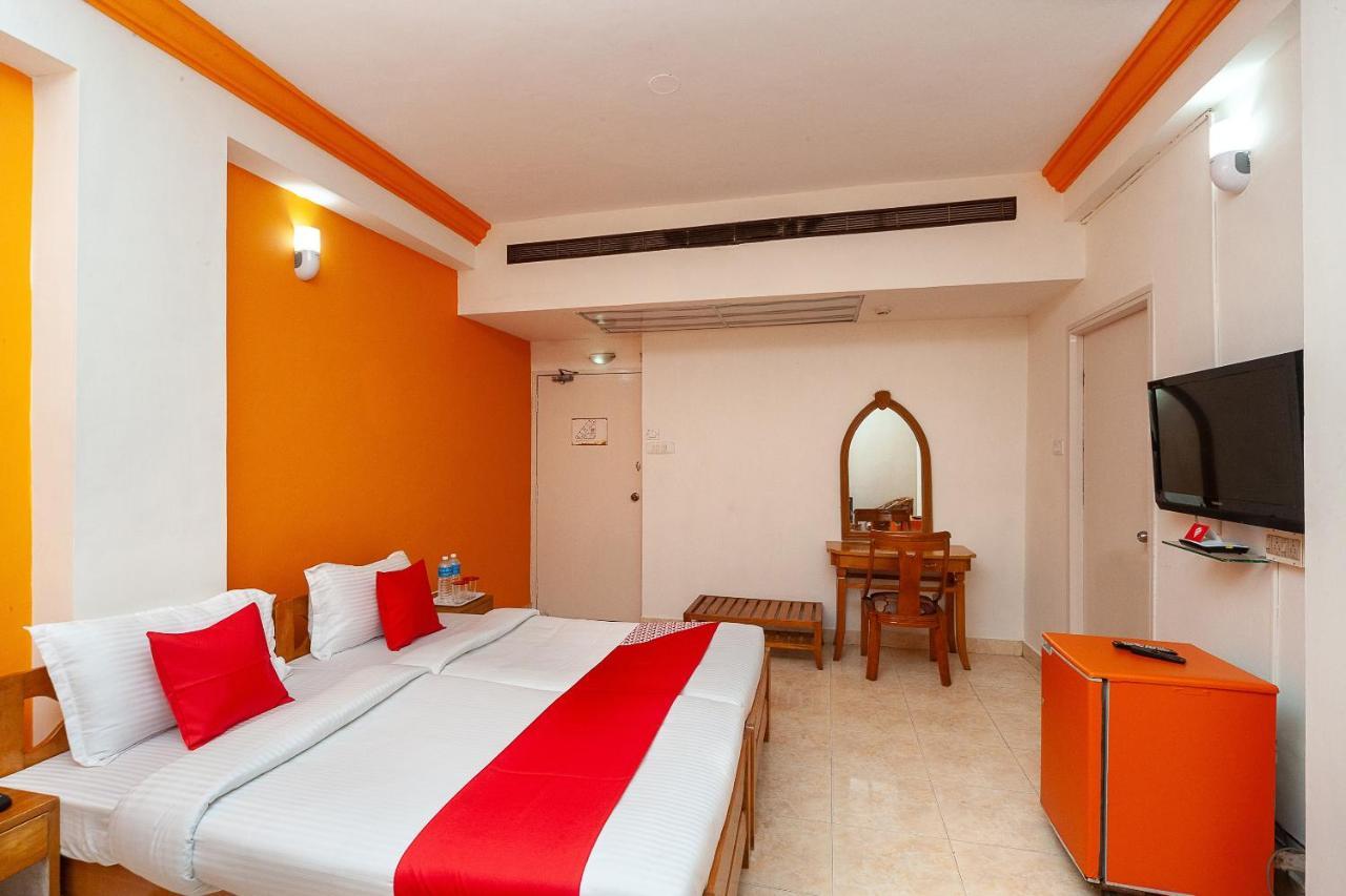Hotel Manhattan شيناي المظهر الخارجي الصورة