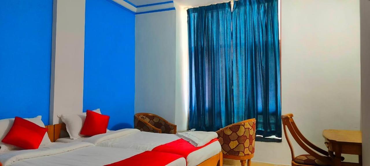 Hotel Manhattan شيناي المظهر الخارجي الصورة