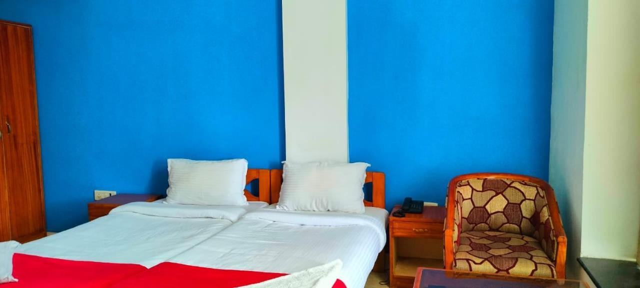 Hotel Manhattan شيناي المظهر الخارجي الصورة