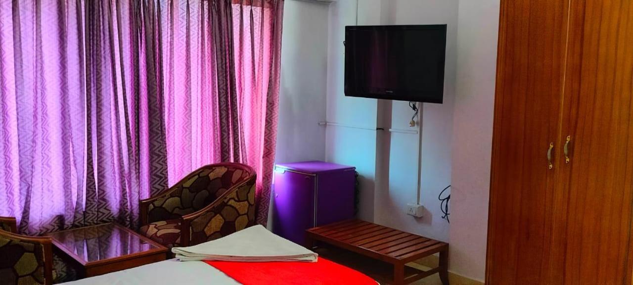 Hotel Manhattan شيناي المظهر الخارجي الصورة