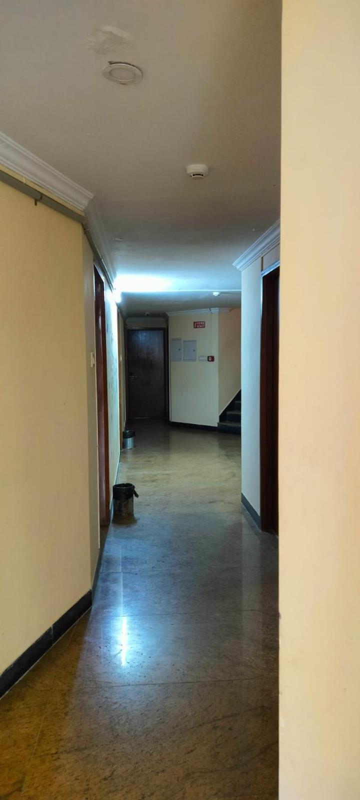 Hotel Manhattan شيناي المظهر الخارجي الصورة